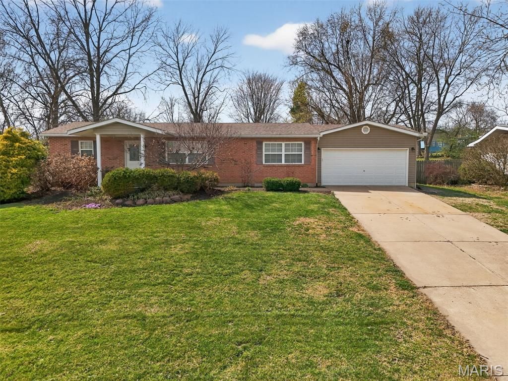 879 Starlight Drive, St Charles, MO 63304