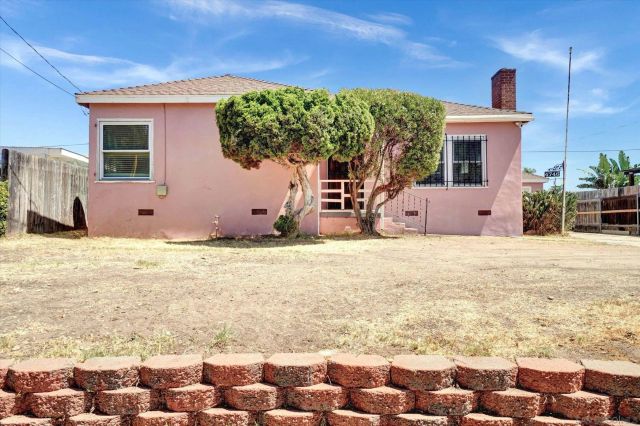 4746 Beech, San Diego, CA 92102