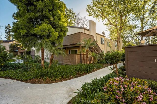 1380 Cabrillo Park G, Santa Ana, CA 92701