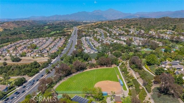 63 Poppyfield Lane, Rancho Santa Margarita, CA 92688