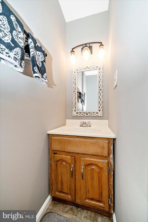 Image 30 of property listing at 15211 AVERY RD, Rockville, MD 20855