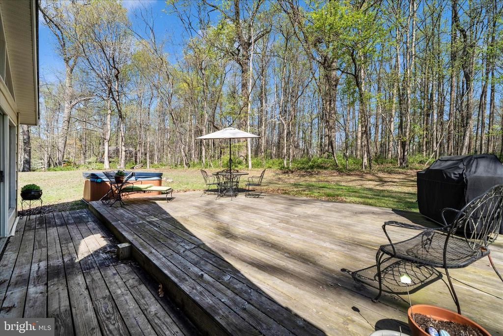 Image 44 of property listing at 15211 AVERY RD, Rockville, MD 20855