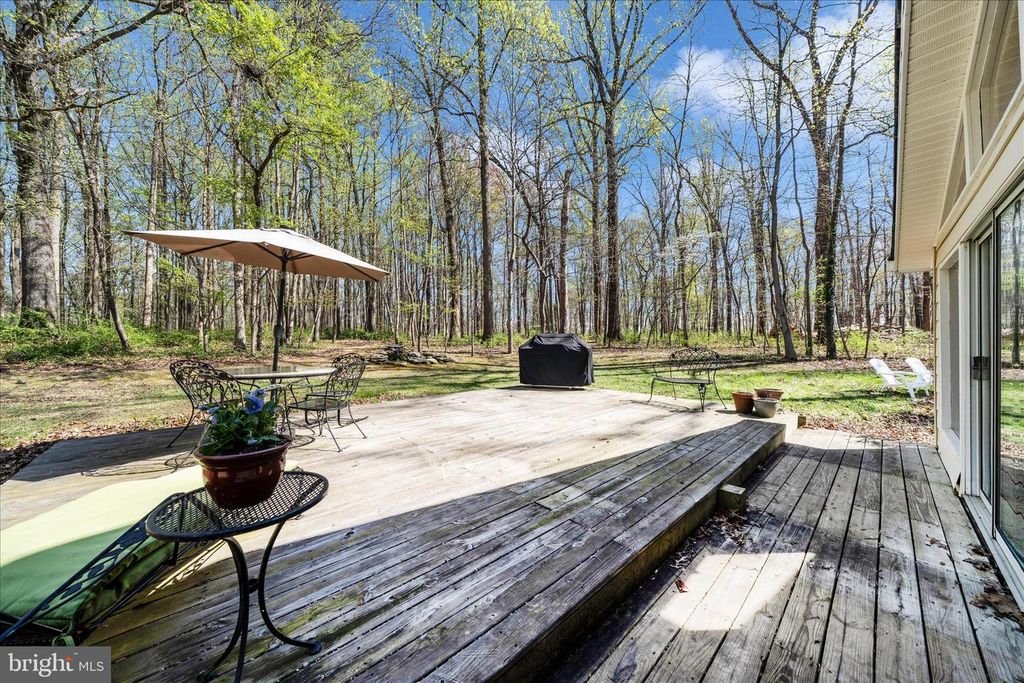 Image 45 of property listing at 15211 AVERY RD, Rockville, MD 20855