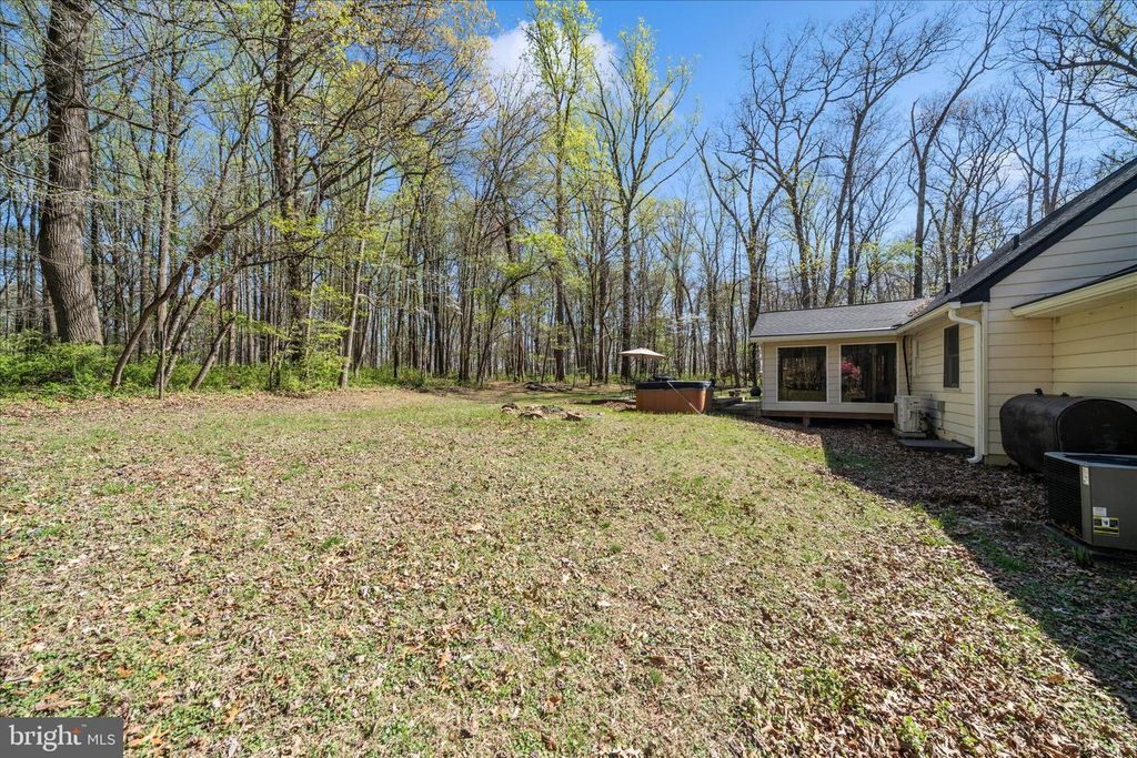 Image 52 of property listing at 15211 AVERY RD, Rockville, MD 20855