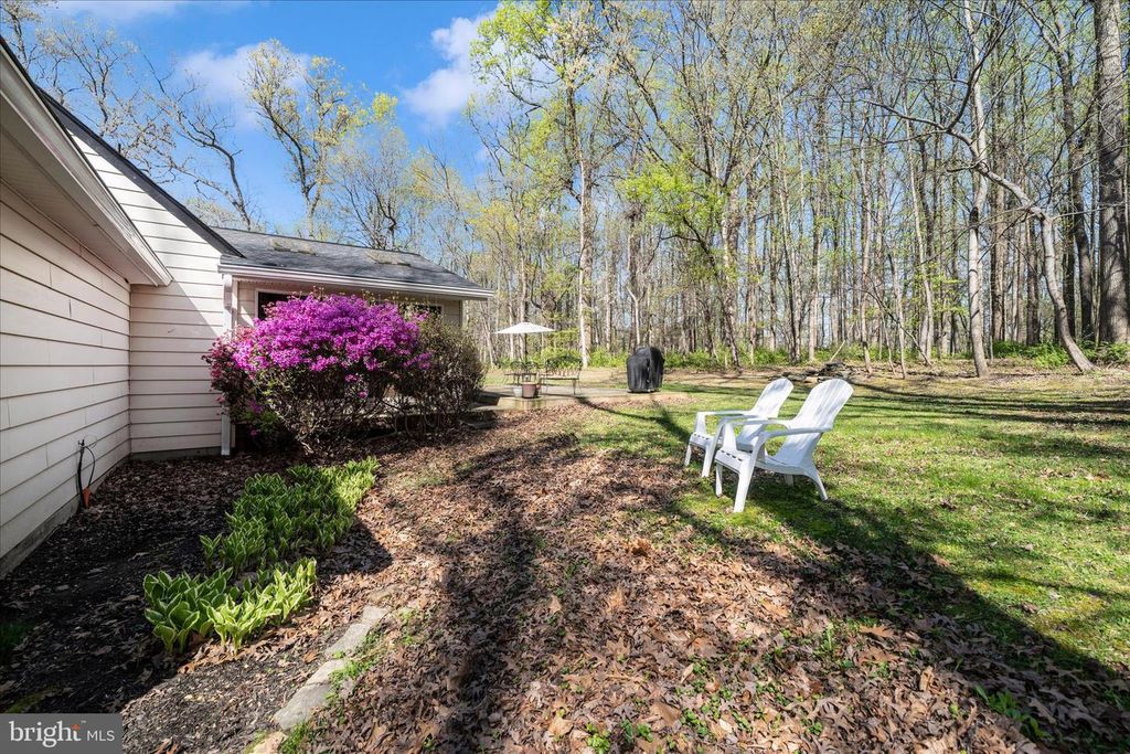 Image 54 of property listing at 15211 AVERY RD, Rockville, MD 20855