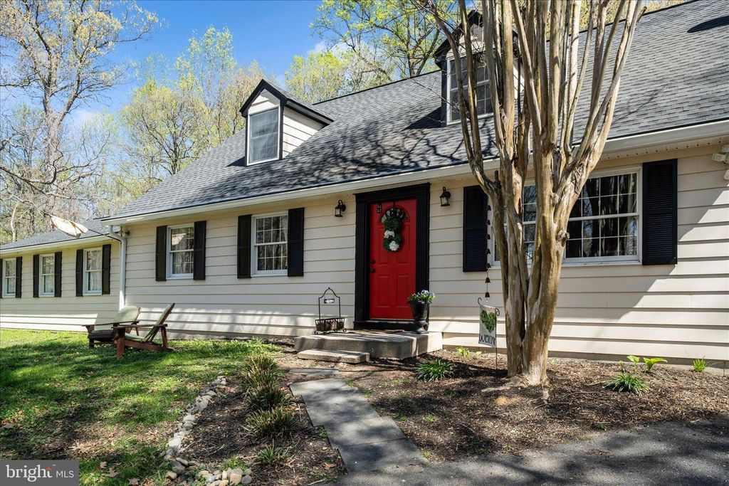 Image 57 of property listing at 15211 AVERY RD, Rockville, MD 20855