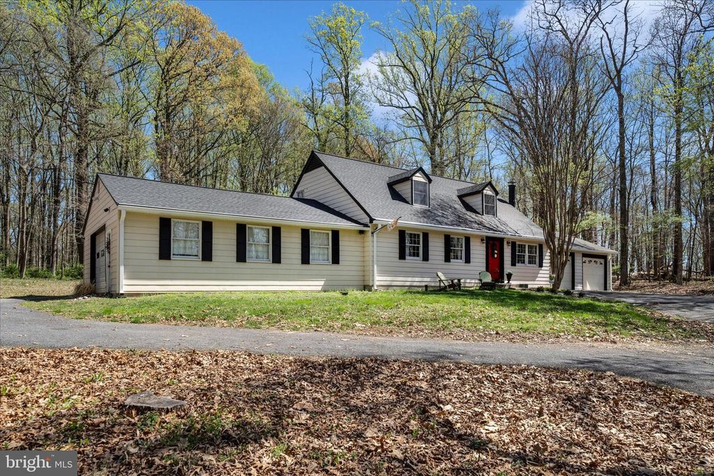 Image 59 of property listing at 15211 AVERY RD, Rockville, MD 20855