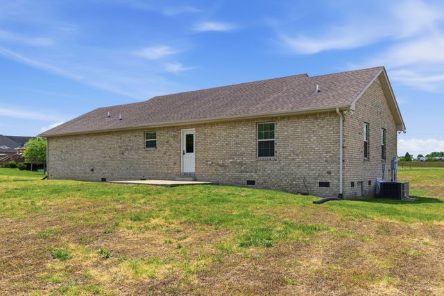1010 Meridian Dr, Castalian Springs, TN 37031