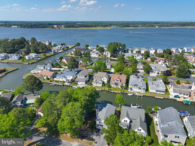 8 GRAND PORT RD, Ocean Pines, MD 21811