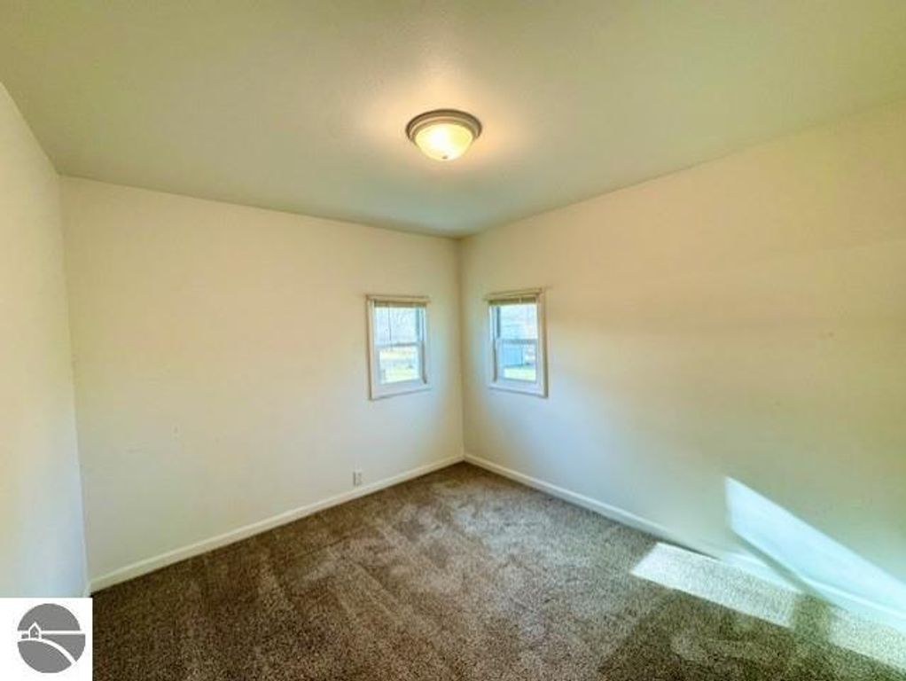 Image 9 of property listing at 421 Brown Street, St Louis, MI 48880