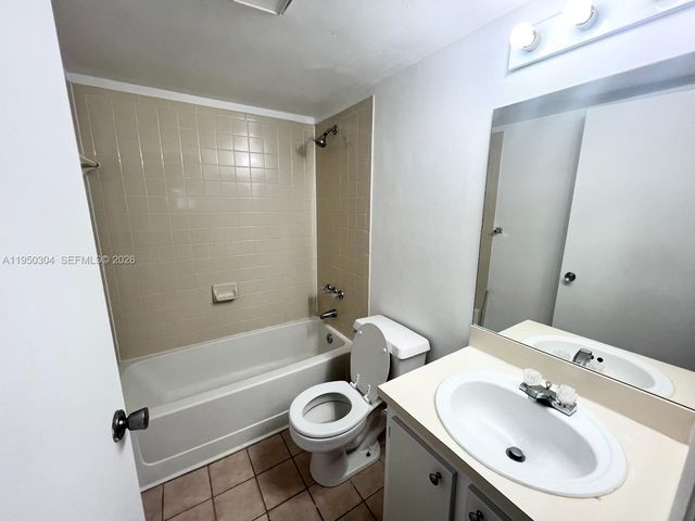 350 W Palm Cir W 103, Pembroke Pines, FL 33025