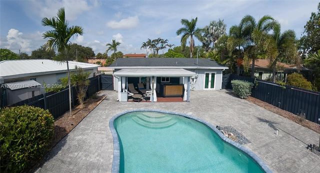 4260 NE 1st Ter, Oakland Park, FL 33334