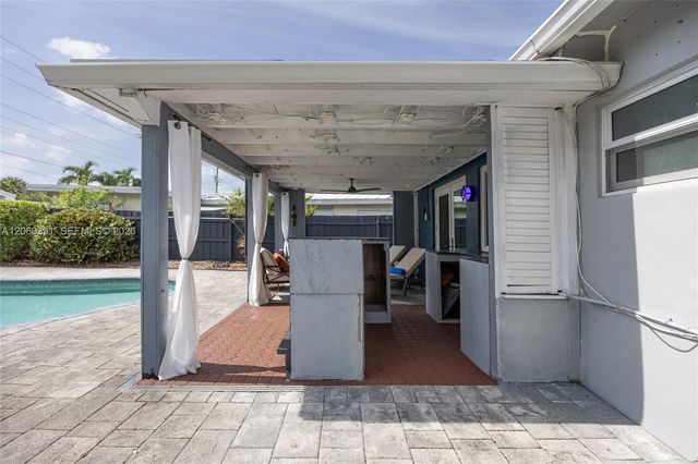 4260 NE 1st Ter, Oakland Park, FL 33334