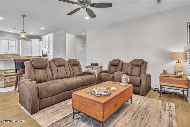 305 Ivy Lane, Carolina Beach, NC 28428