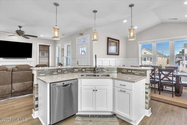 305 Ivy Lane, Carolina Beach, NC 28428