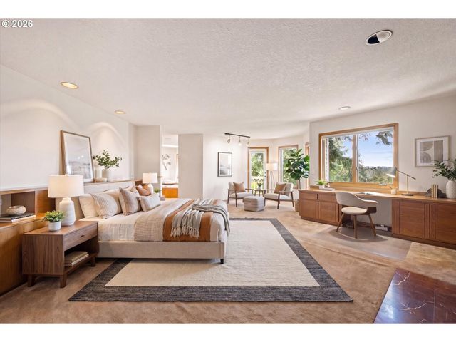 1700 VILLAGE PARK Ln, Lake Oswego, OR 97034