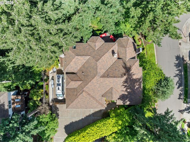 1700 VILLAGE PARK Ln, Lake Oswego, OR 97034