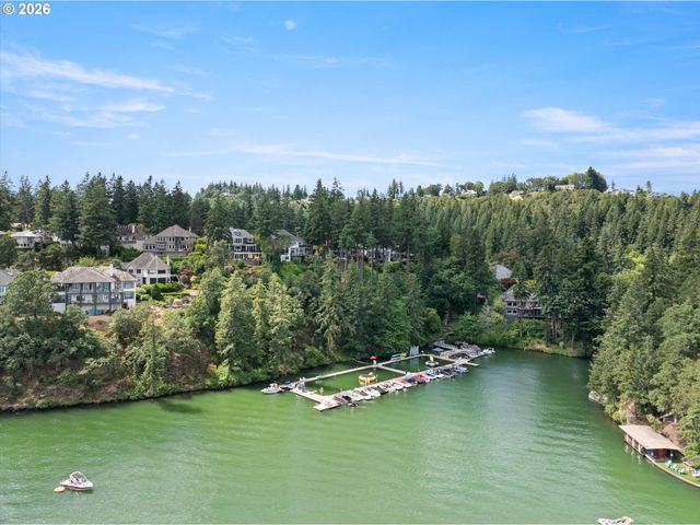 1700 VILLAGE PARK Ln, Lake Oswego, OR 97034