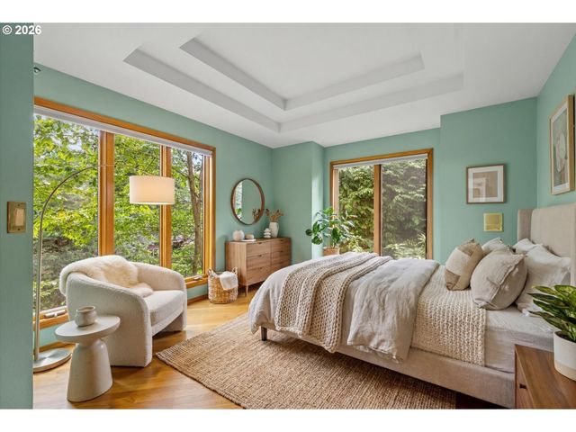 1700 VILLAGE PARK Ln, Lake Oswego, OR 97034