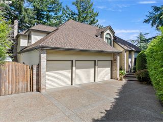 1700 VILLAGE PARK Ln, Lake Oswego, OR 97034