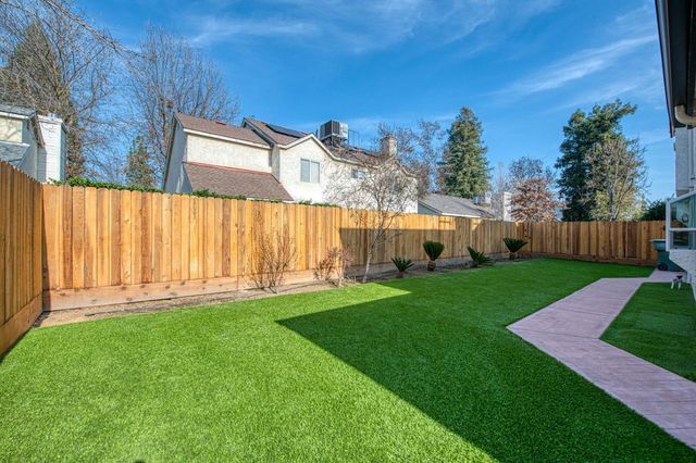 1788 E Houston Avenue, Fresno, CA 93720