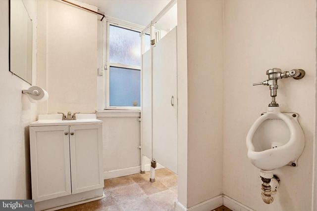 14 W SARATOGA ST, Baltimore, MD 21201