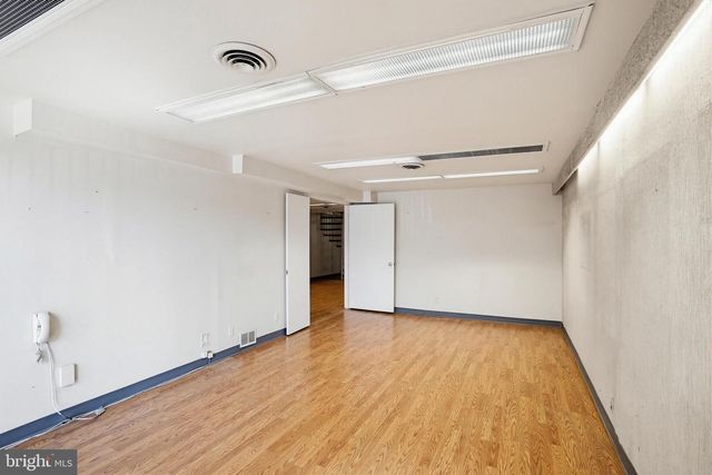 14 W SARATOGA ST, Baltimore, MD 21201