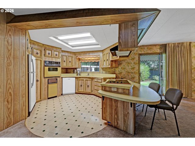 1800 LAKEWOOD Ct 70, Eugene, OR 97402