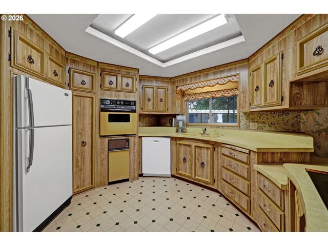 1800 LAKEWOOD Ct 70, Eugene, OR 97402