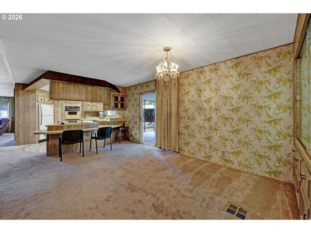 1800 LAKEWOOD Ct 70, Eugene, OR 97402