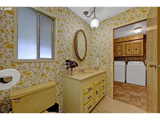 1800 LAKEWOOD Ct 70, Eugene, OR 97402