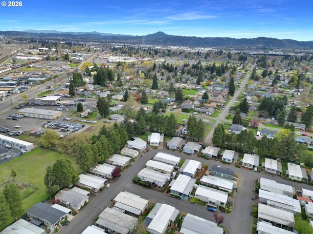 1800 LAKEWOOD Ct 70, Eugene, OR 97402