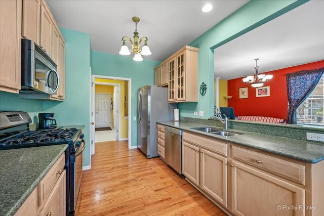 4041 Whitehall Lane, Algonquin, IL 60102