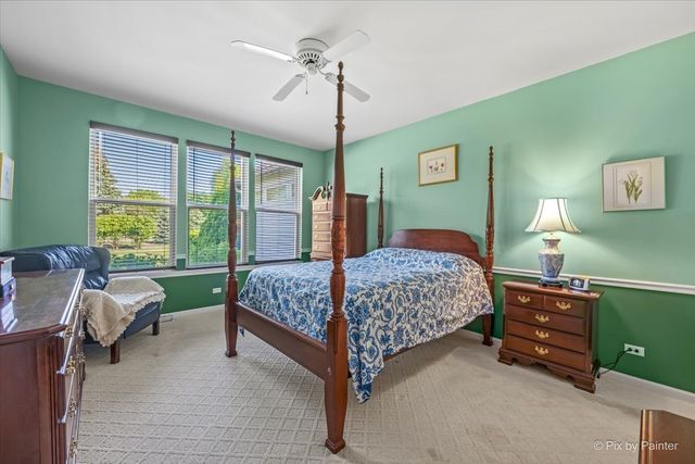 4041 Whitehall Lane, Algonquin, IL 60102