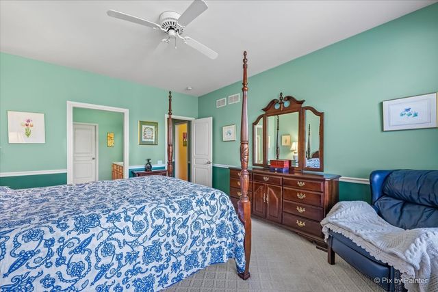 4041 Whitehall Lane, Algonquin, IL 60102