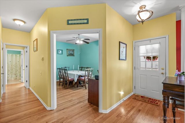 4041 Whitehall Lane, Algonquin, IL 60102