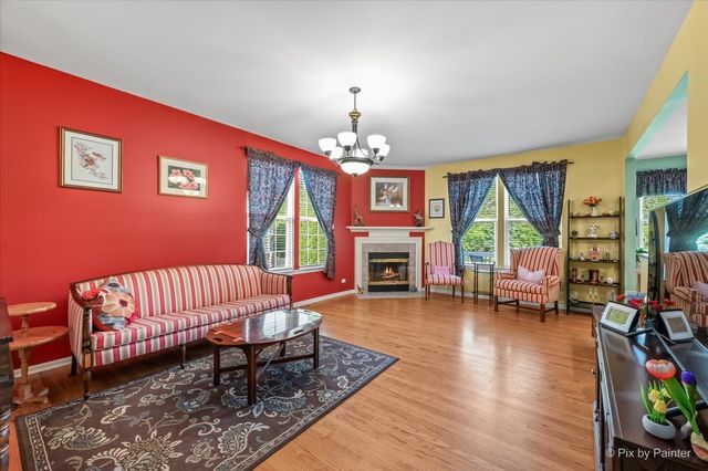4041 Whitehall Lane, Algonquin, IL 60102