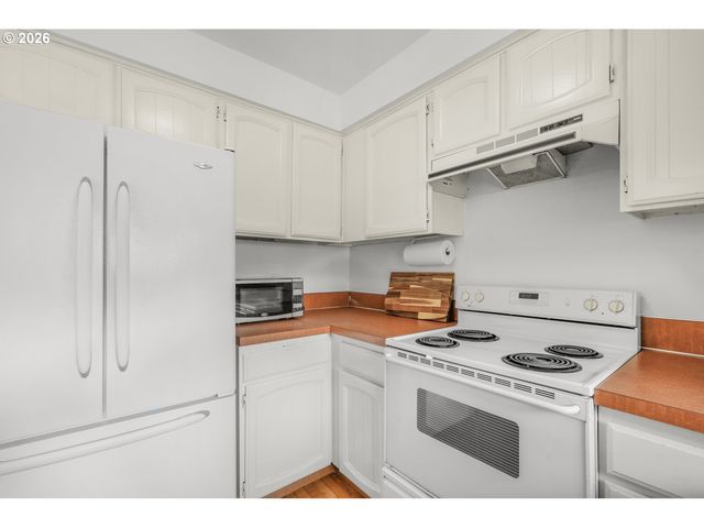 9245 Sw 7TH Ave, Portland, OR 97219