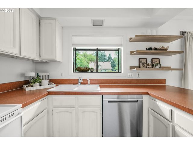 9245 Sw 7TH Ave, Portland, OR 97219