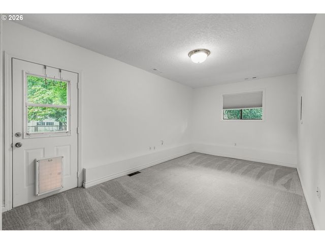 9245 Sw 7TH Ave, Portland, OR 97219