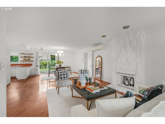 9245 Sw 7TH Ave, Portland, OR 97219