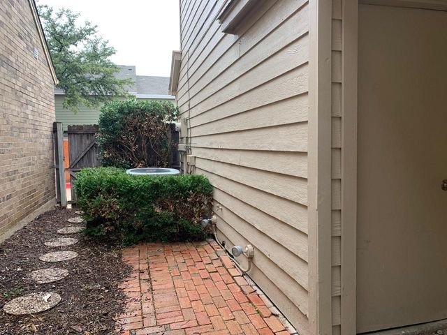 6146 Jereme Trail, Dallas, TX 75252