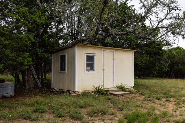 1305 S Ranchero Rd, Kerrville, TX 78028