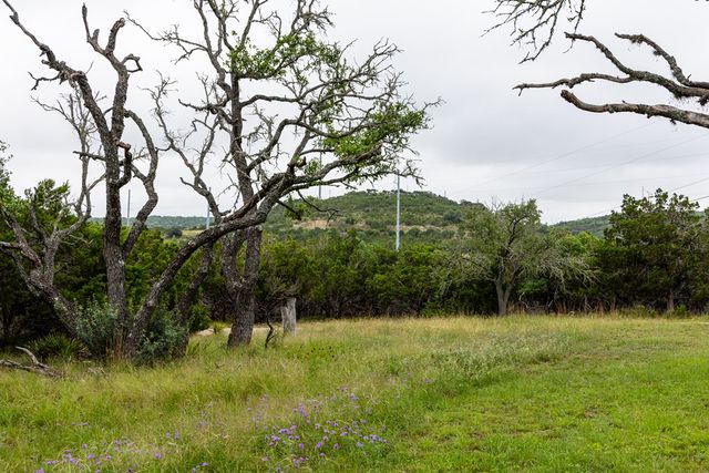 1305 S Ranchero Rd, Kerrville, TX 78028