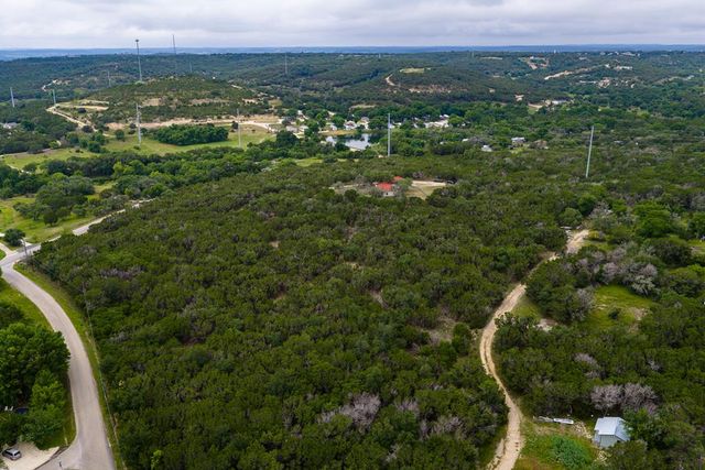 1305 S Ranchero Rd, Kerrville, TX 78028