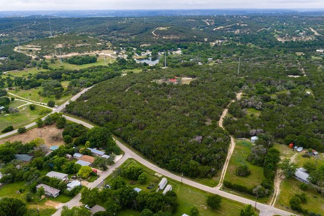 1305 S Ranchero Rd, Kerrville, TX 78028
