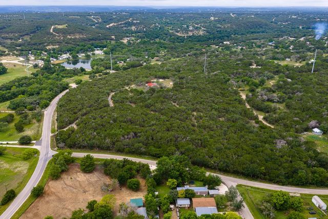 1305 S Ranchero Rd, Kerrville, TX 78028