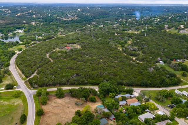 1305 S Ranchero Rd, Kerrville, TX 78028