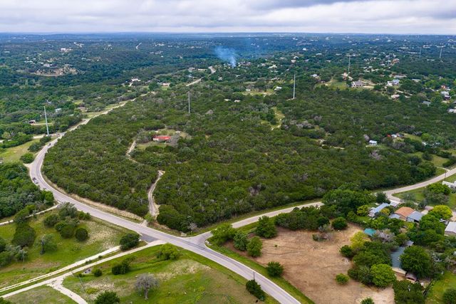 1305 S Ranchero Rd, Kerrville, TX 78028