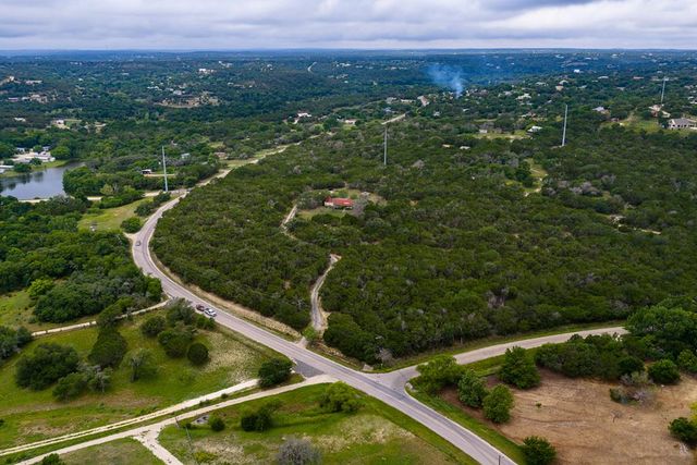 1305 S Ranchero Rd, Kerrville, TX 78028